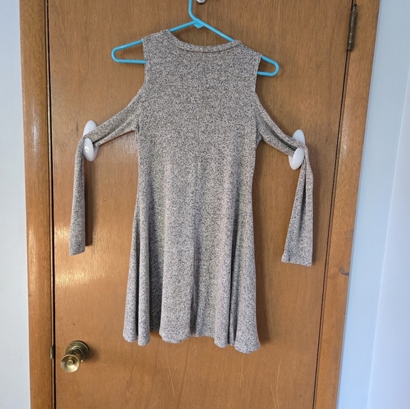 Pinc, Peekaboo Sleeve Knit Dress Size Small - Picture 3 of 3